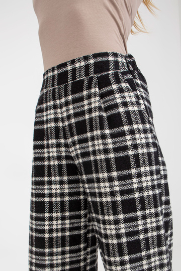 Schwarze žarna aus Wollstoff 2