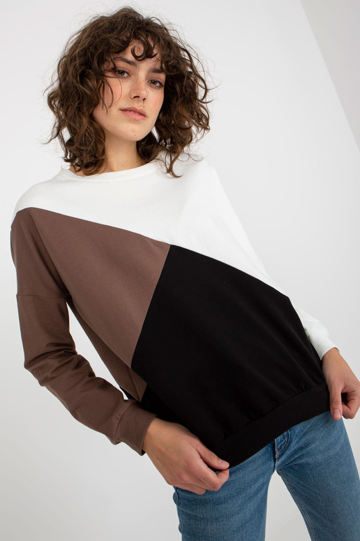 Baltas ir juodas paprastas megztinis... Baltas ir juodas paprastas megztinis...