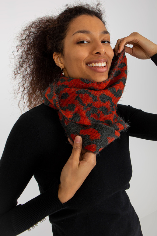 Pilkai oranžinis žieminis kaminas su...