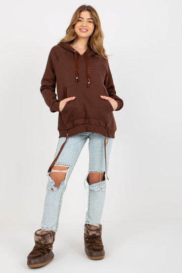 Tamsiai rudi kengūros...