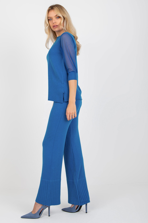 Tamsiai mėlynas klasikinis megztinis...