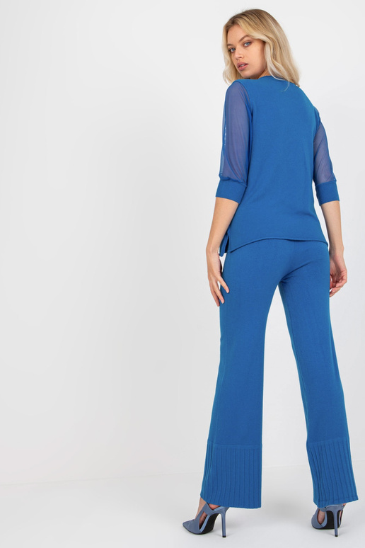 Tamsiai mėlynas klasikinis megztinis...