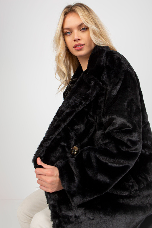 Juodas moteriškas kailinis su... Juodas moteriškas kailinis su...