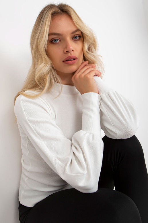 Palaidinė su plačiomis rankovėmis...