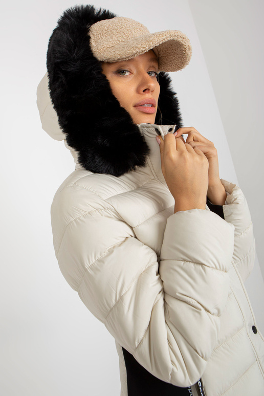 Šviesiai smėlio spalvos pereinamoji...