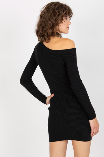 Juodomis juostelėmis...