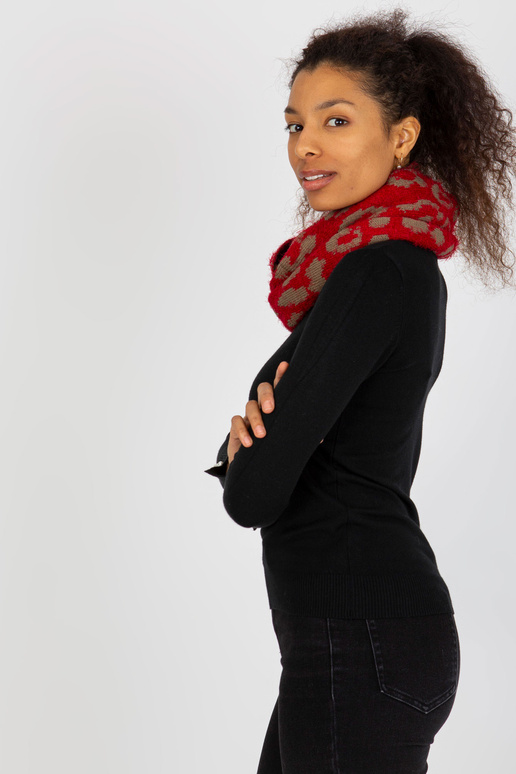 Raudonos ir tamsiai smėlio spalvos...