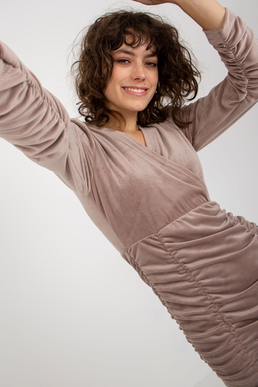 Sukienka-RP-SK-8199.01-ciemny bezowy Sukienka-RP-SK-8199.01-ciemny bezowy