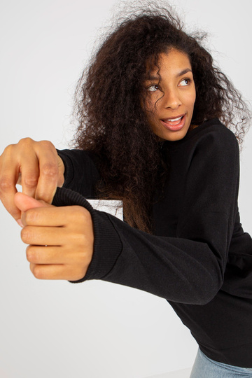 Juodas laisvas megztinis... 2