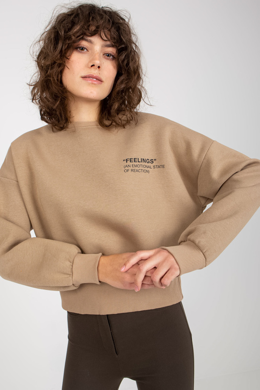 Tamsiai smėlio spalvos trumpi... Tamsiai smėlio spalvos trumpi...