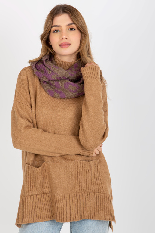 Tamsiai smėlio-violetinės spalvos...