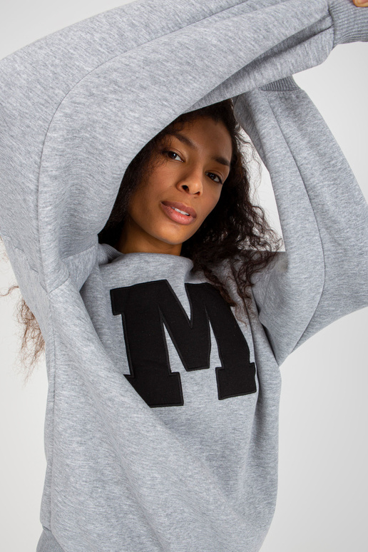 Pilki megztiniai be gobtuvo su pleistru Pilki megztiniai be gobtuvo su pleistru