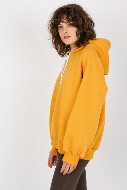 Tamsiai geltonas megztinis su raštu... Tamsiai geltonas megztinis su raštu...