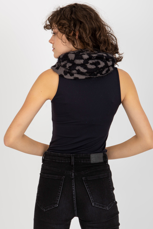 Juodos ir tamsiai pilkos spalvos...