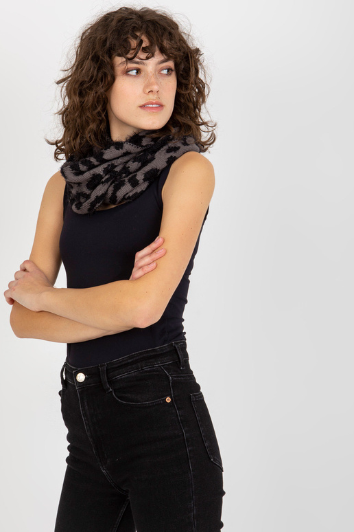 Juodos ir tamsiai pilkos spalvos...