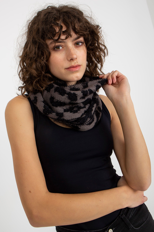 Juodos ir tamsiai pilkos spalvos...