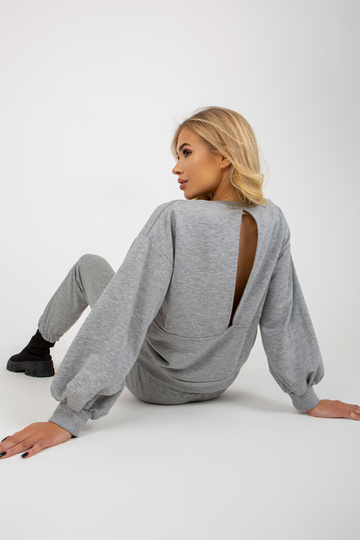 Pilkas dviejų dalių... 2