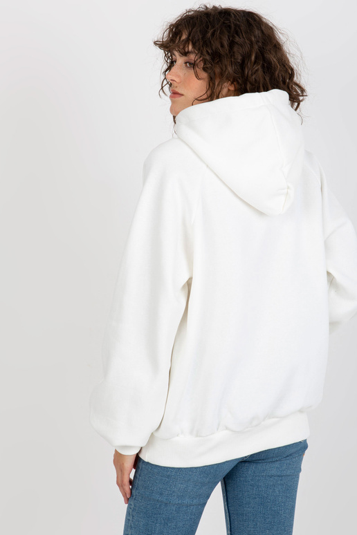 Ecru megztinis oversize kengūros raštas Ecru megztinis oversize kengūros raštas