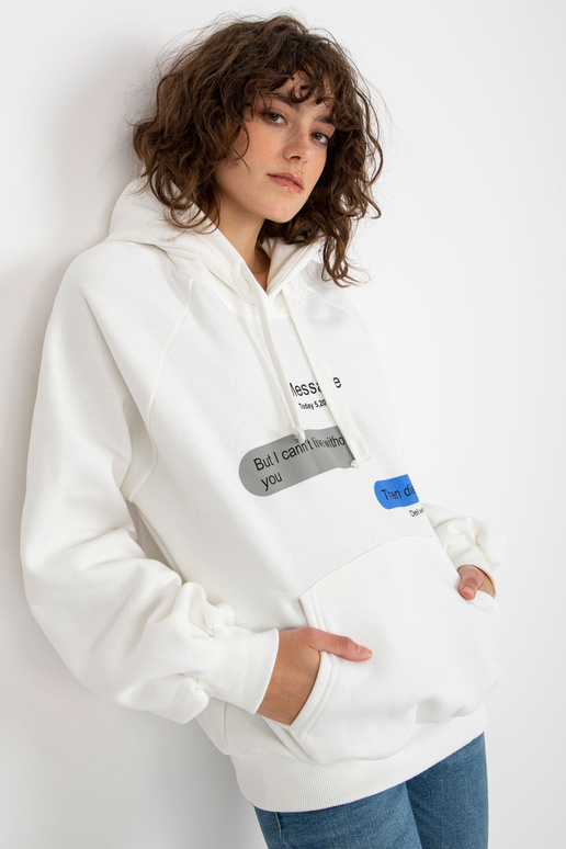 Ecru megztinis oversize kengūros raštas Ecru megztinis oversize kengūros raštas