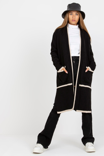 Juodas ir smėlio spalvos...