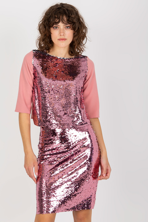 Nešvarios rožinės spalvos blizgučiais...