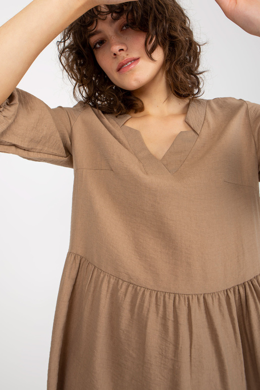 Tamsiai smėlio spalvos laisvi... Tamsiai smėlio spalvos laisvi...