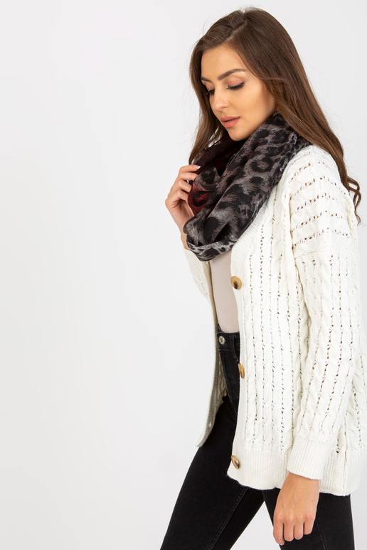 Juodos ir raudonos spalvos kaminas su...