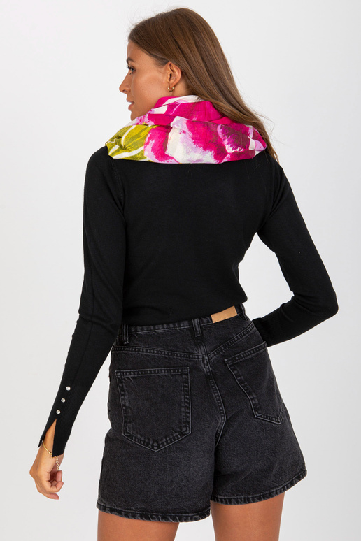 Baltos fuksijos įvynioklis su gėlių...