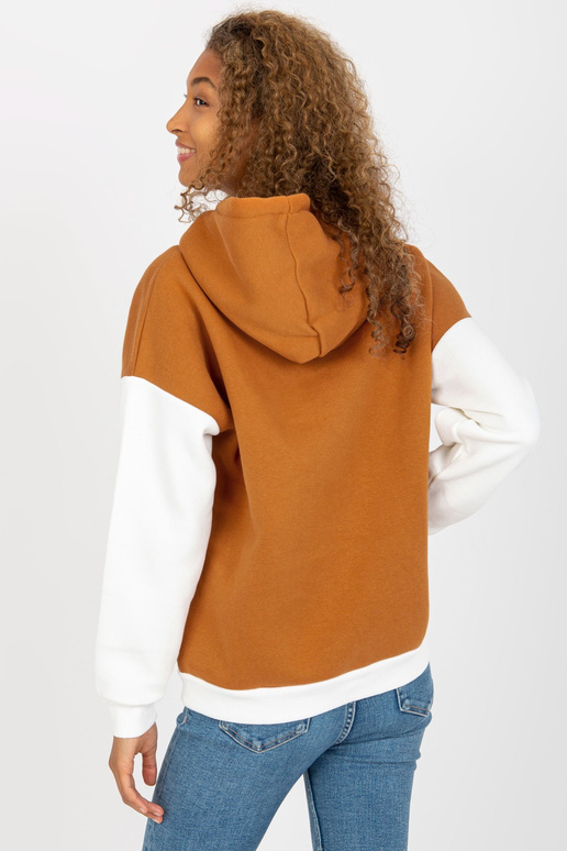 šviesiai rudos spalvos ir ekru...