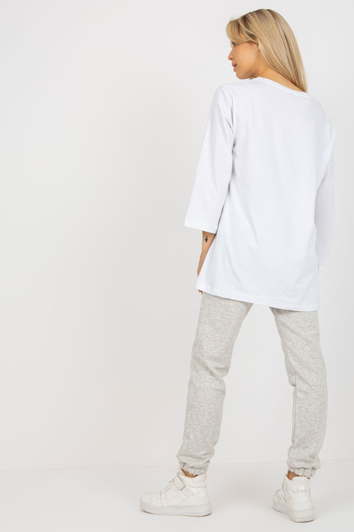 Šviesiai pilkas trijų dalių...