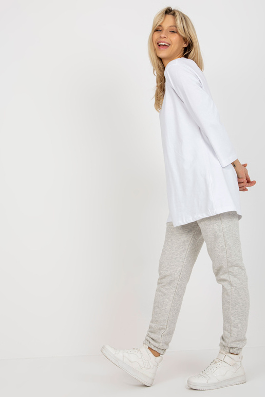 Šviesiai pilkas trijų dalių...