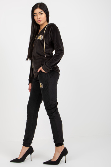 Juodas dviejų dalių... 2