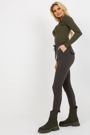 Pagrindinės chaki spalvos...