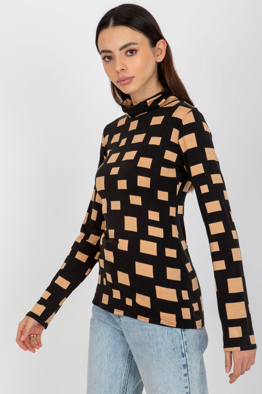 Juoda ir kupranugarių palaidinė su... Juoda ir kupranugarių palaidinė su...