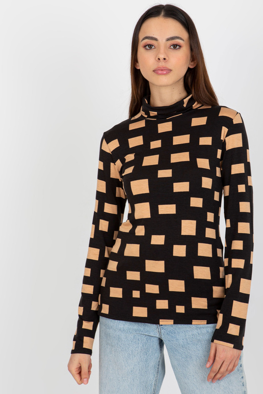 Juoda ir kupranugarių palaidinė su... Juoda ir kupranugarių palaidinė su...