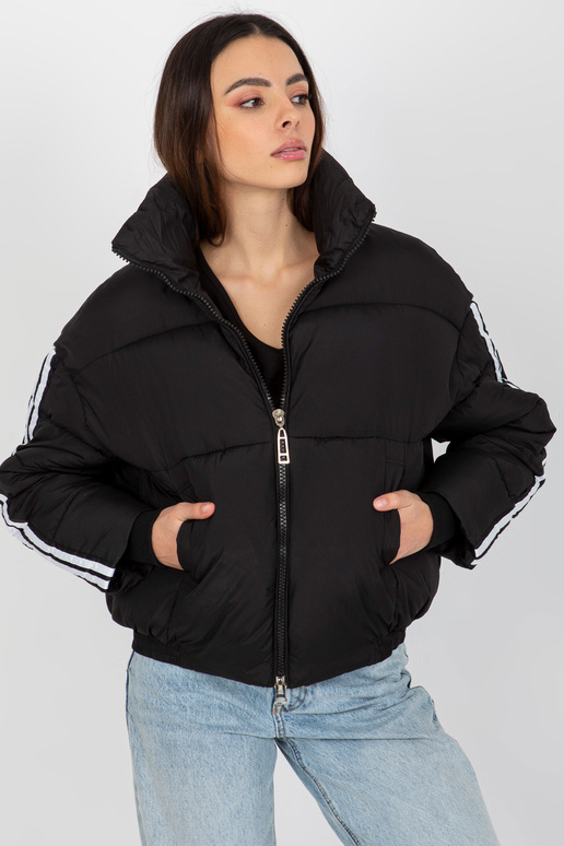 Juoda dygsniuota žieminė striukė su...