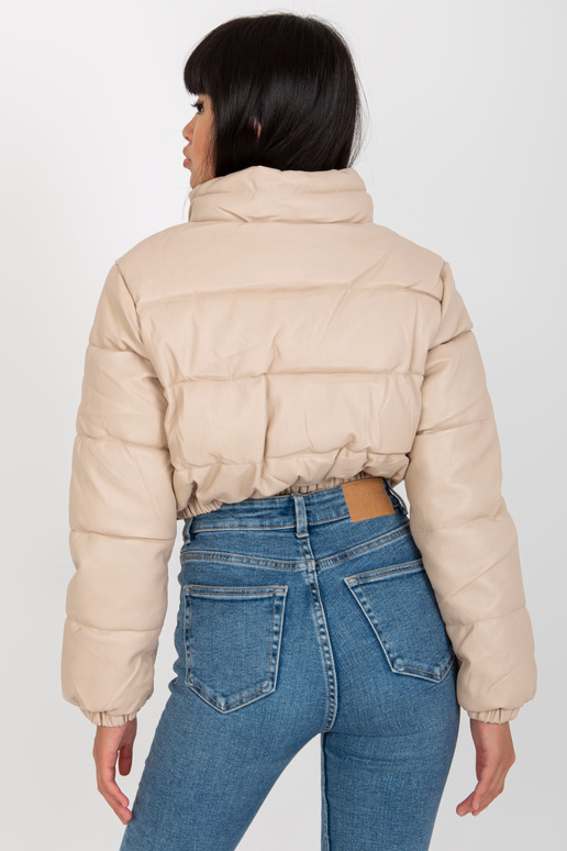 Šviesiai smėlio spalvos trumpa...