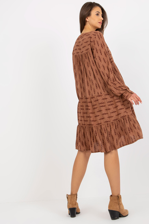 Ruda laisva suknelė su raštais ir...