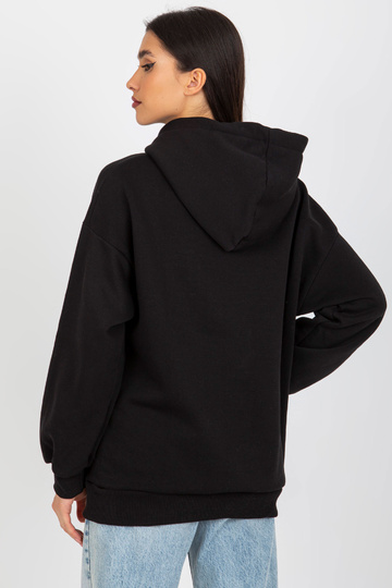 Juodas megztinis su M raide