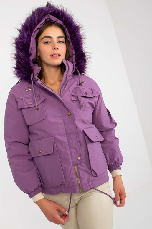 Violetinė pūkinė žieminė striukė su... Violetinė pūkinė žieminė striukė su...