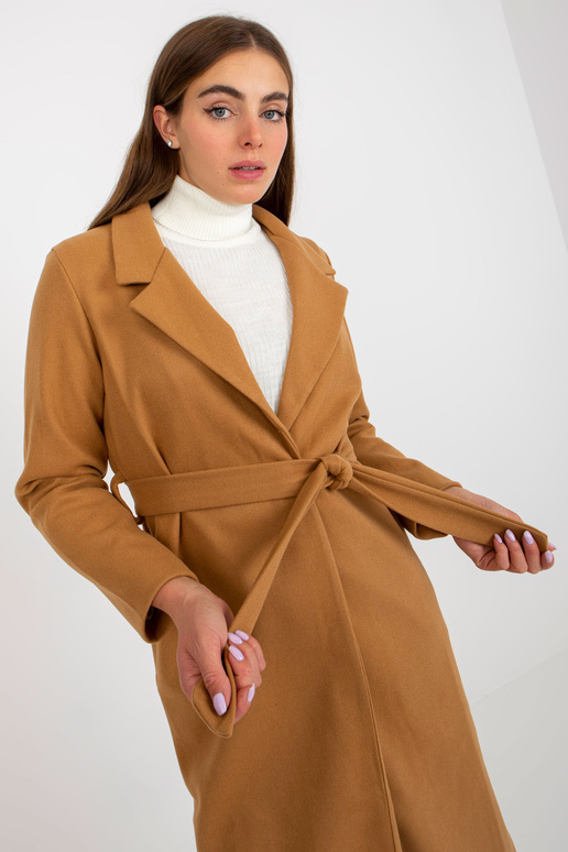 Kupranugario ilgas paltas su surišamu... Kupranugario ilgas paltas su surišamu...
