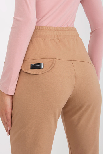 Moteriškos kupranugarių...