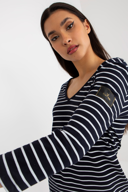 Tamsiai mėlynos ir baltos spalvos... Tamsiai mėlynos ir baltos spalvos...