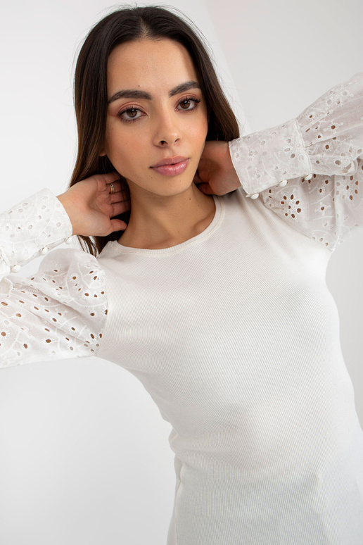 Balta raištuota iškilminga palaidinė... Balta raištuota iškilminga palaidinė...