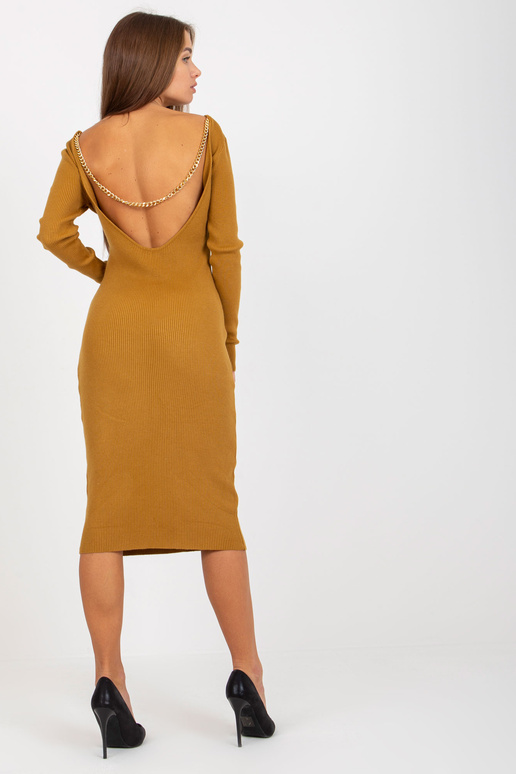Tamsiai geltona megzta suknelė su... Tamsiai geltona megzta suknelė su...
