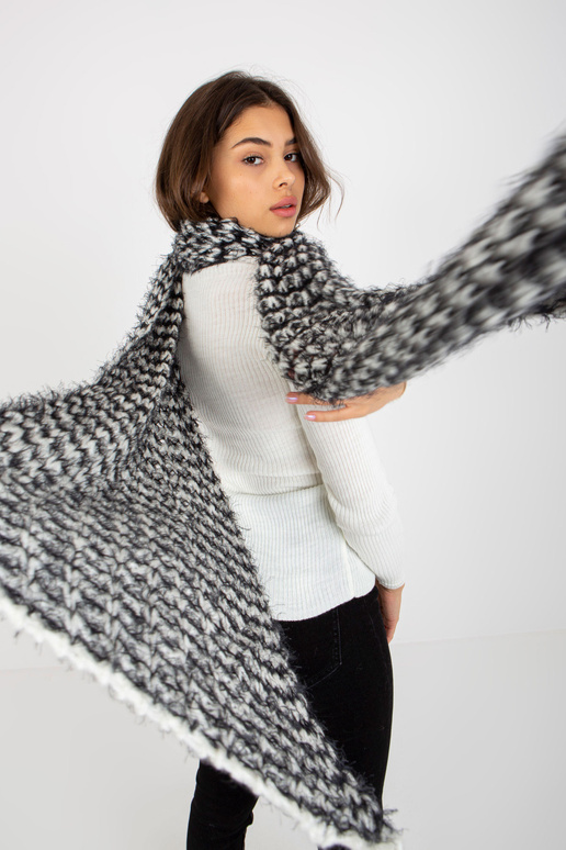 Balta ir juoda melanžinė žieminė skara