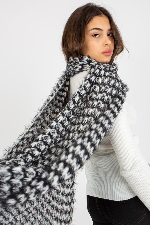 Balta ir juoda melanžinė žieminė skara