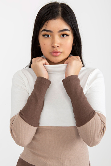 Ekruos spalvos rusvuota... 2