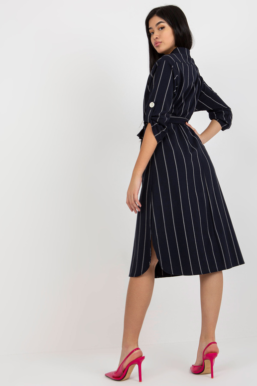 Tamsiai mėlyna dryžuota marškinių... Tamsiai mėlyna dryžuota marškinių...