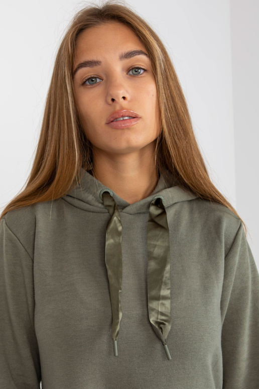 Chaki spalvos platėjanti megztinė...